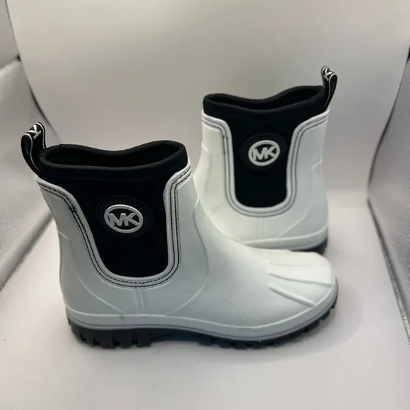 Michael Kors White and Black Boots NWOB - Picture 7 of 8